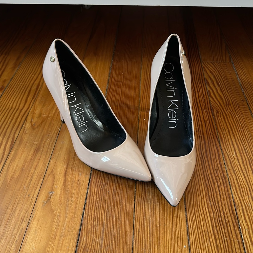 Calvin Klein Nude pumps